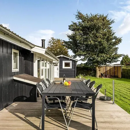 Holiday home Florina - 700m From The Sea In Se Jutland By Interhome