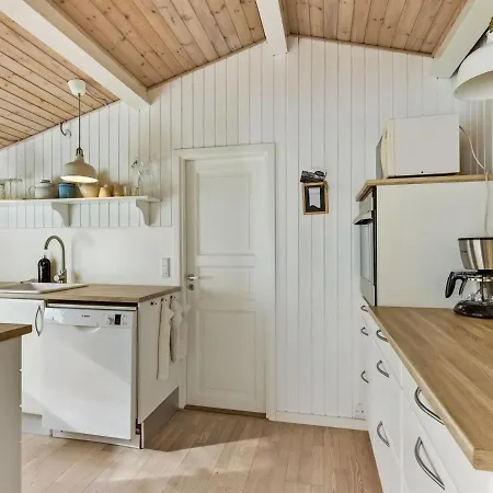 Holiday home Florina - 700m From The Sea In Se Jutland By Interhome