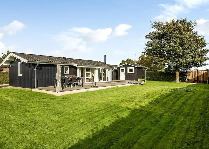 Florina - 700m From The Sea By Interhome Hejls