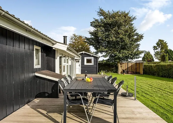 Florina - 700m From The Sea By Interhome *