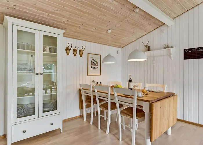 Florina - 700m From The Sea By Interhome Feriehus *