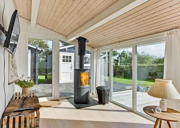 Florina - 700m From The Sea By Interhome Feriehus