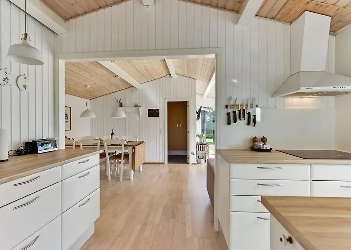 Florina - 700m From The Sea By Interhome Feriehus *